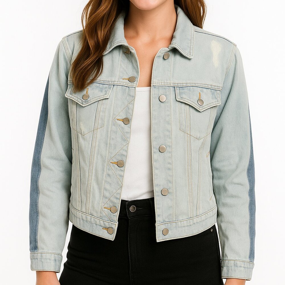 NEW Honey Punch Women's Size M Distressed two tones Button Denim Jean Jacket
